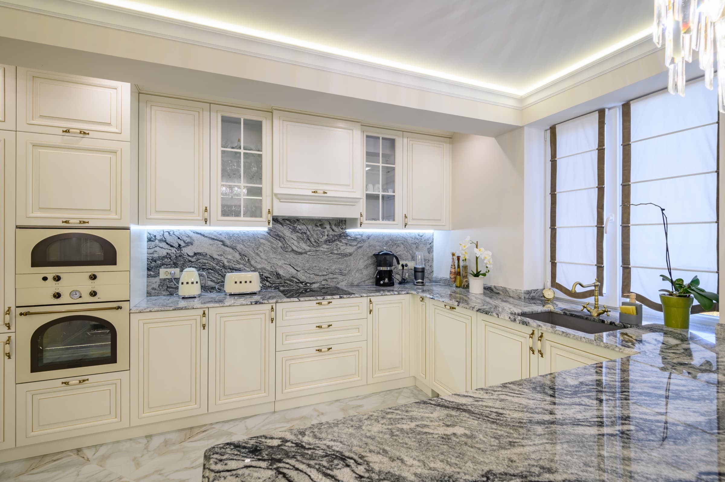 Classic marble kitchen
